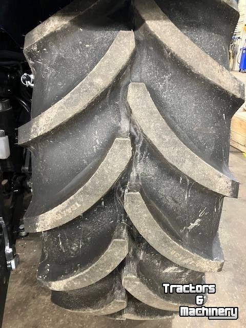 Wheels, Tyres, Rims & Dual spacers Vredestein Traxion 650/65R38 en 540/65R28