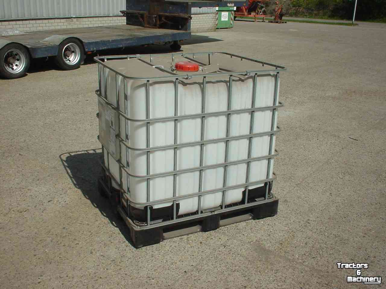 Other transport and industrial equipment and accessories  gedemineraliseerd water, demi water, accu water 20 of 1000 liter vaten