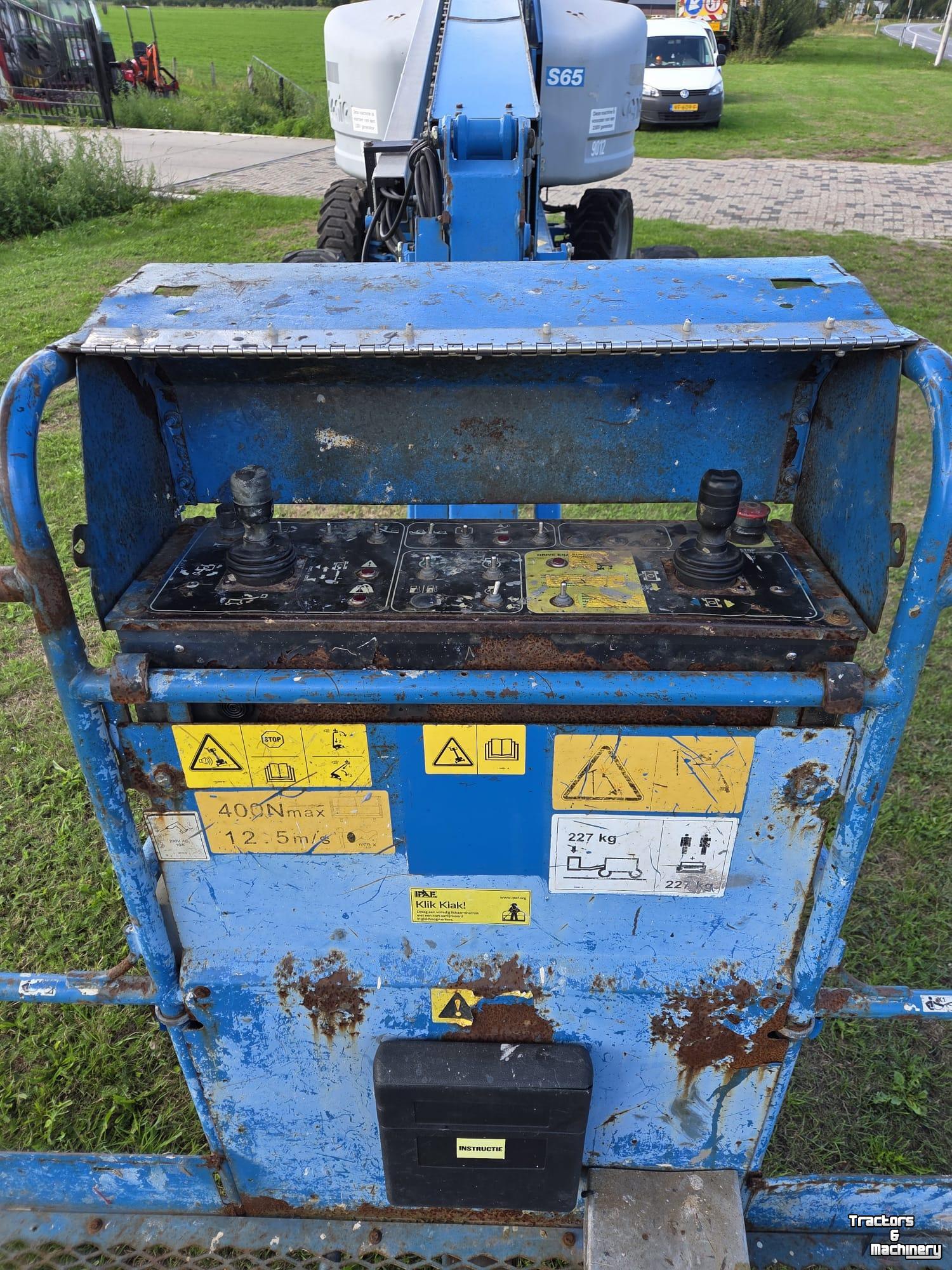 Articulated platforms  Genie S-65 met nieuwe Va- keuring Gereserveerd