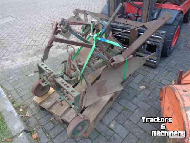 Small-track Tractors Holder A30