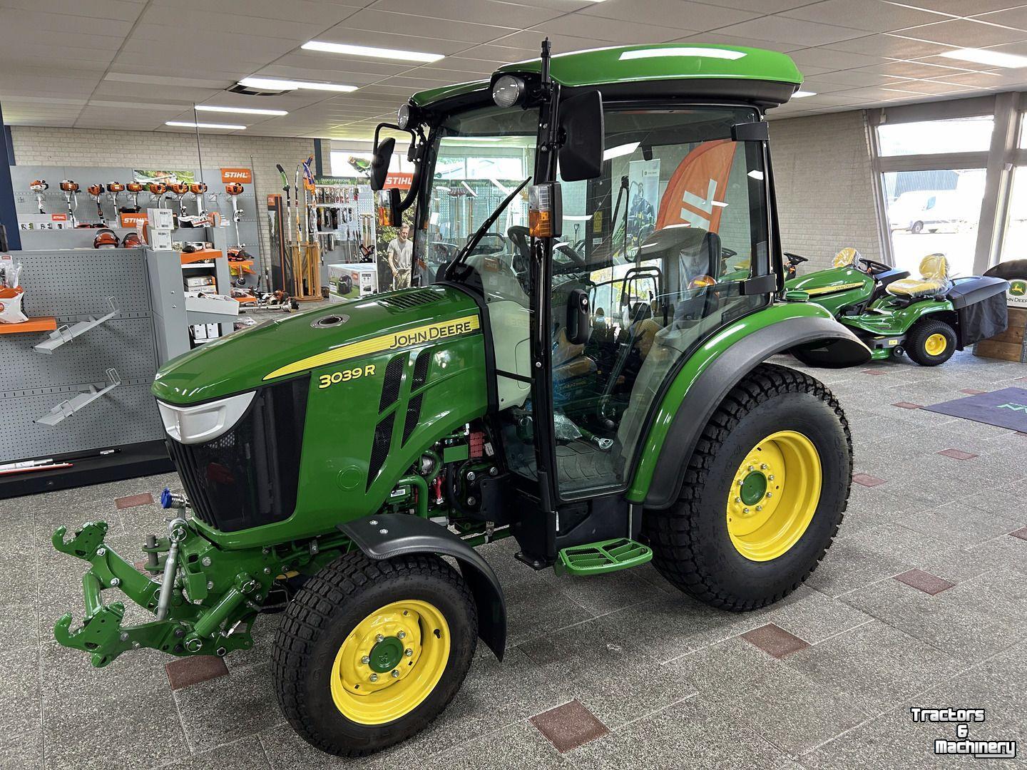 Small-track Tractor John Deere 3039R