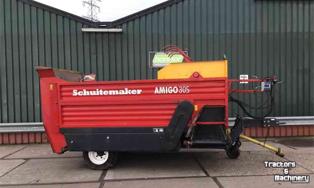 Silage-block distribution wagon Schuitemaker Amigo 30S Blokkendoseerwagen
