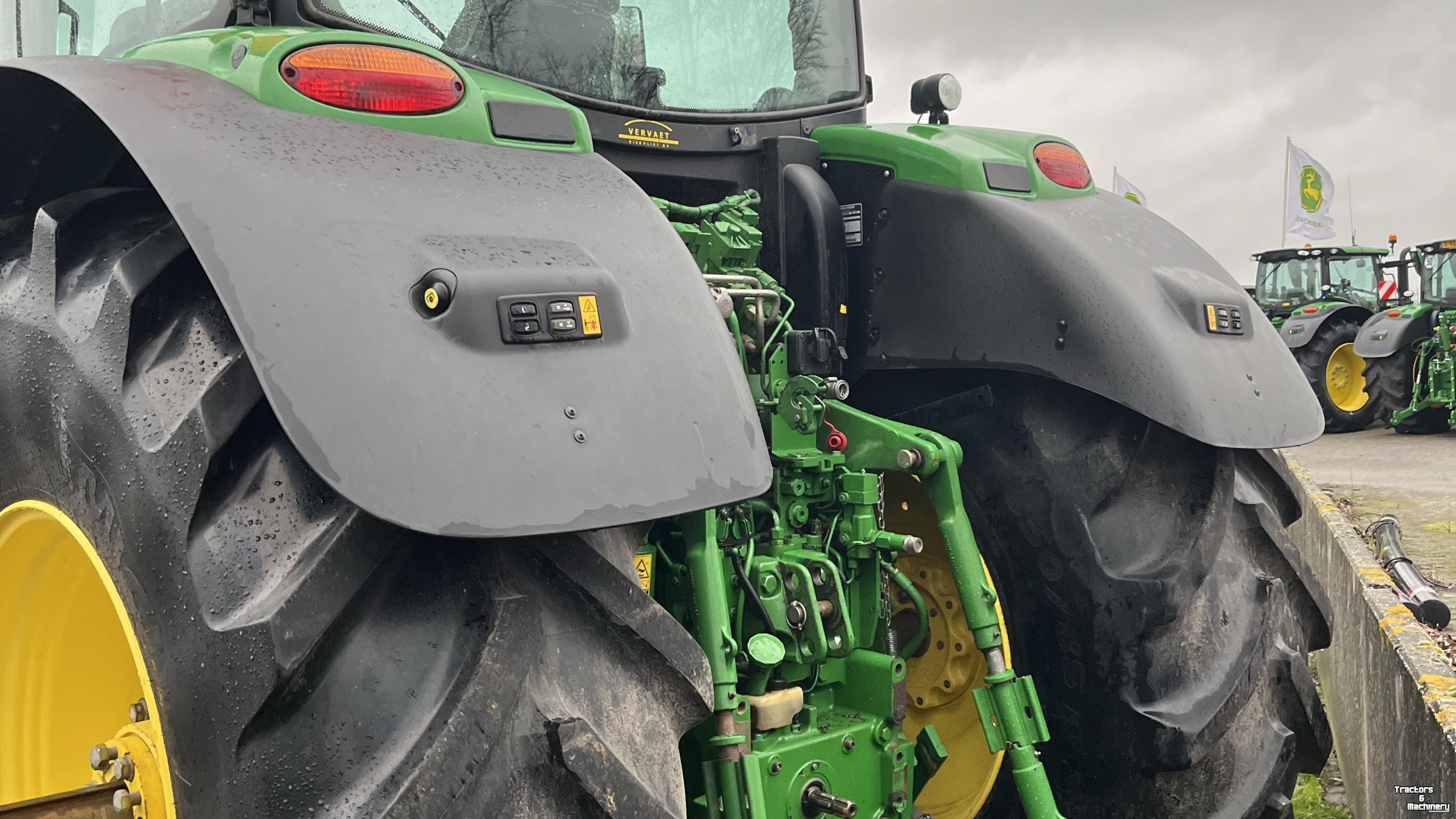 Tractor John Deere 6215R