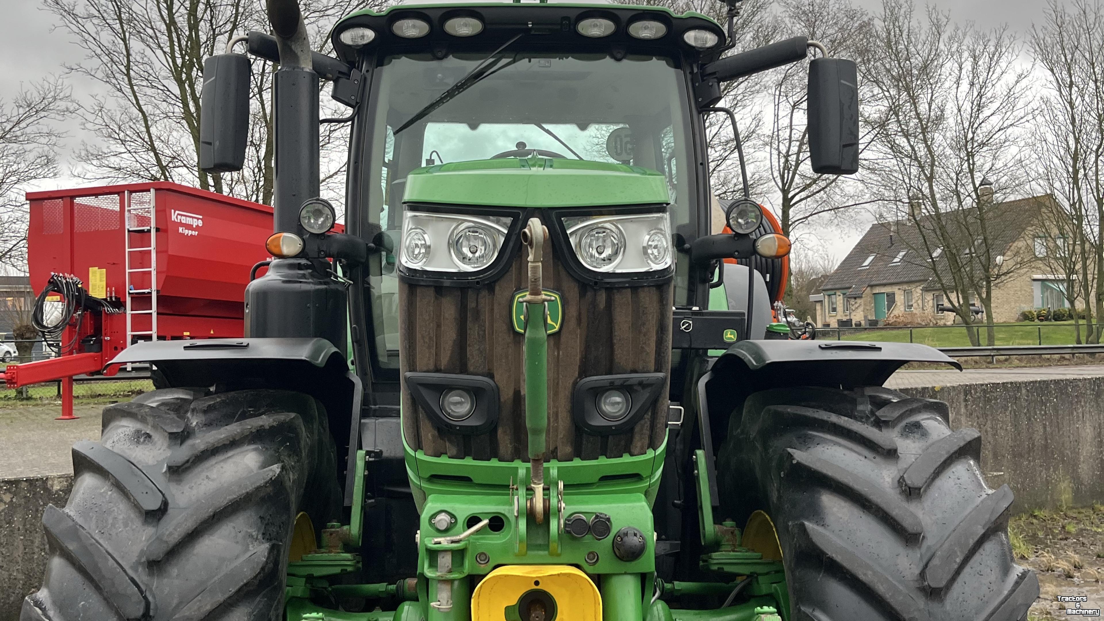 Tractor John Deere 6215R