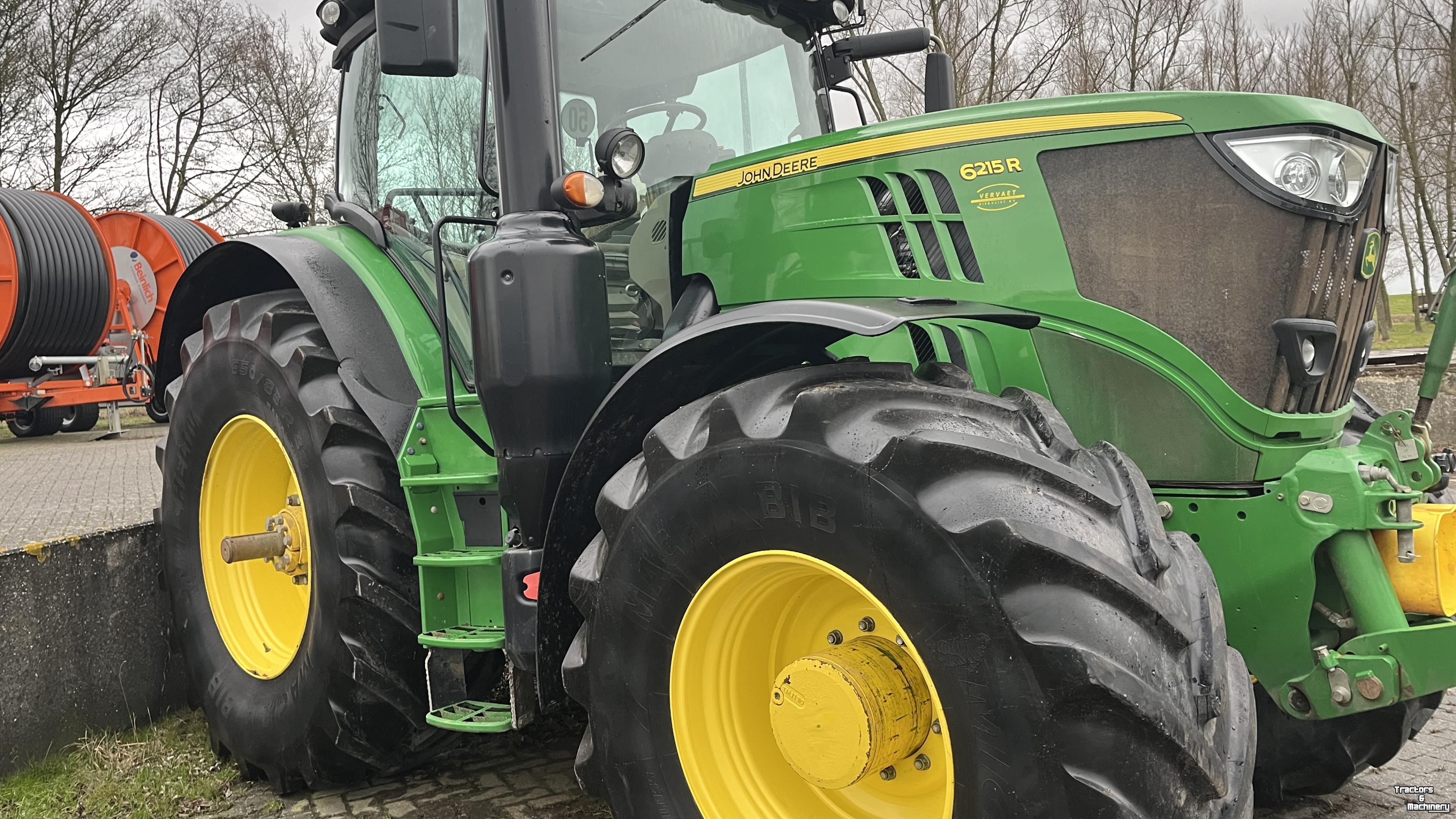 Tractor John Deere 6215R
