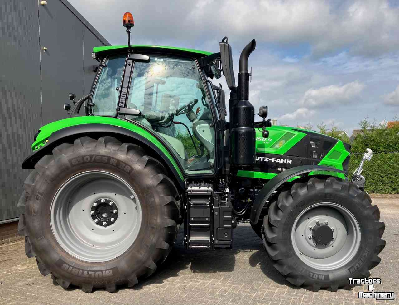 Tractors Deutz-Fahr 6150.4 agrotron