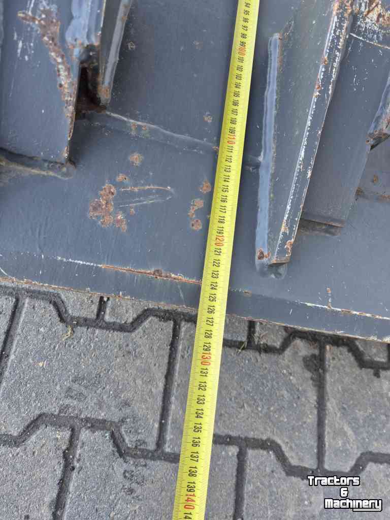 Diverse used spare-parts Fliegl Maisplaten / Maismessen