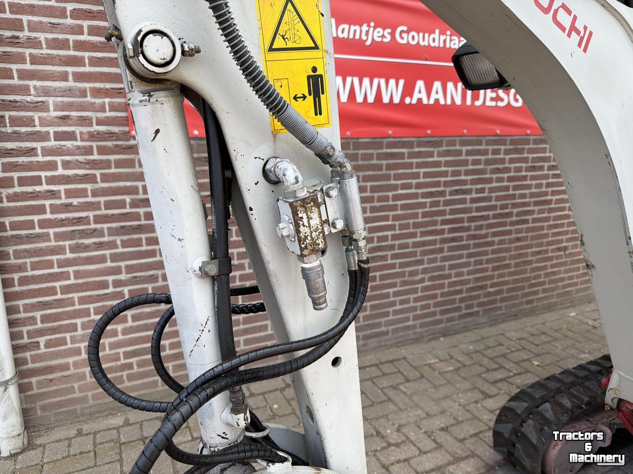 Excavator Takeuchi Kraan TB216
