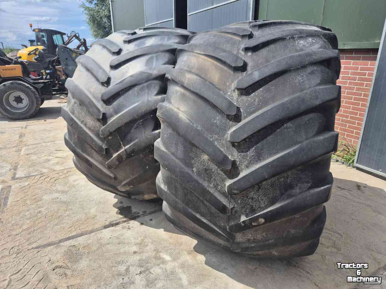 Wheels, Tyres, Rims & Dual spacers Michelin 1050/50R32
