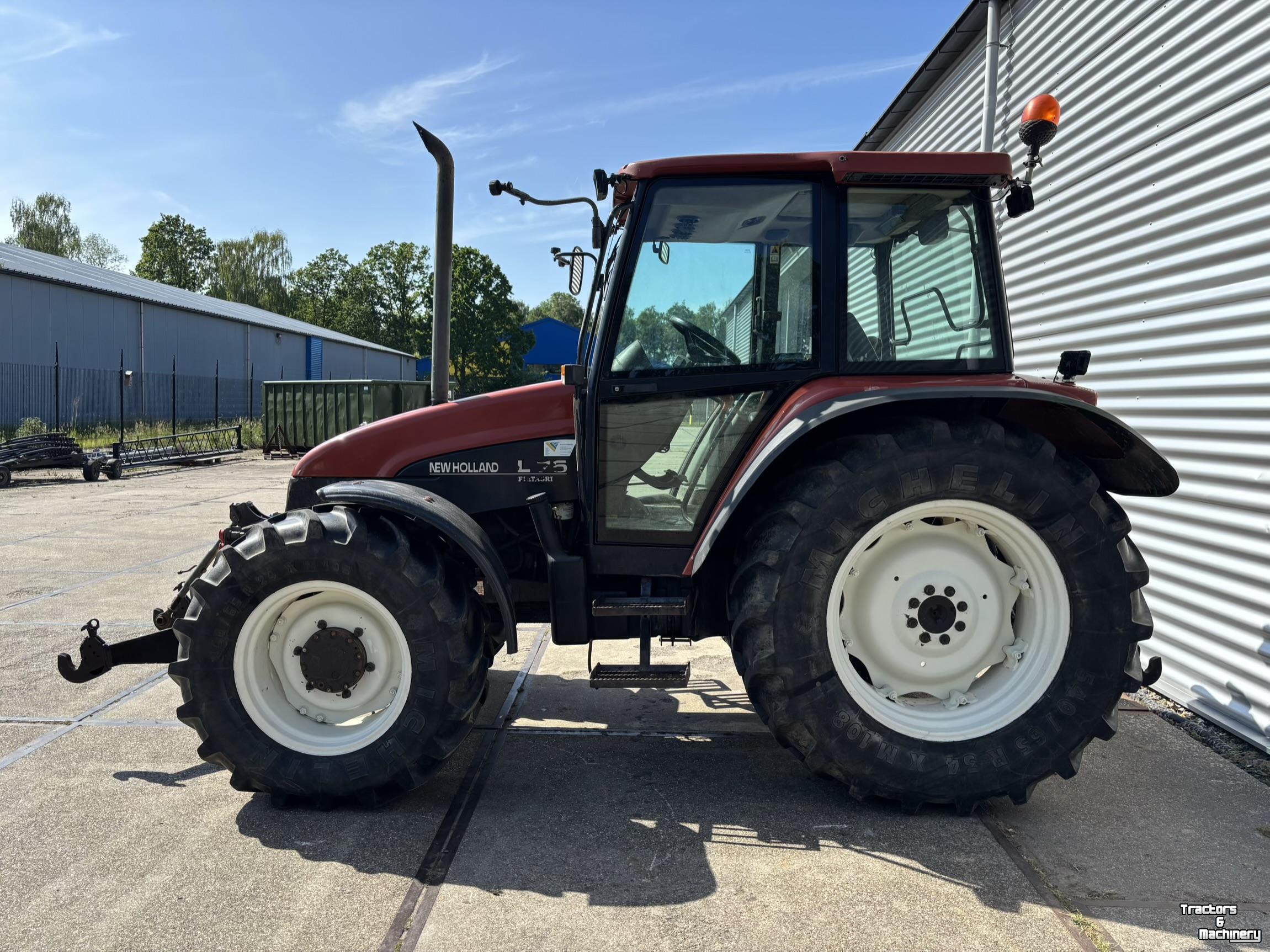 Tractor New Holland L75