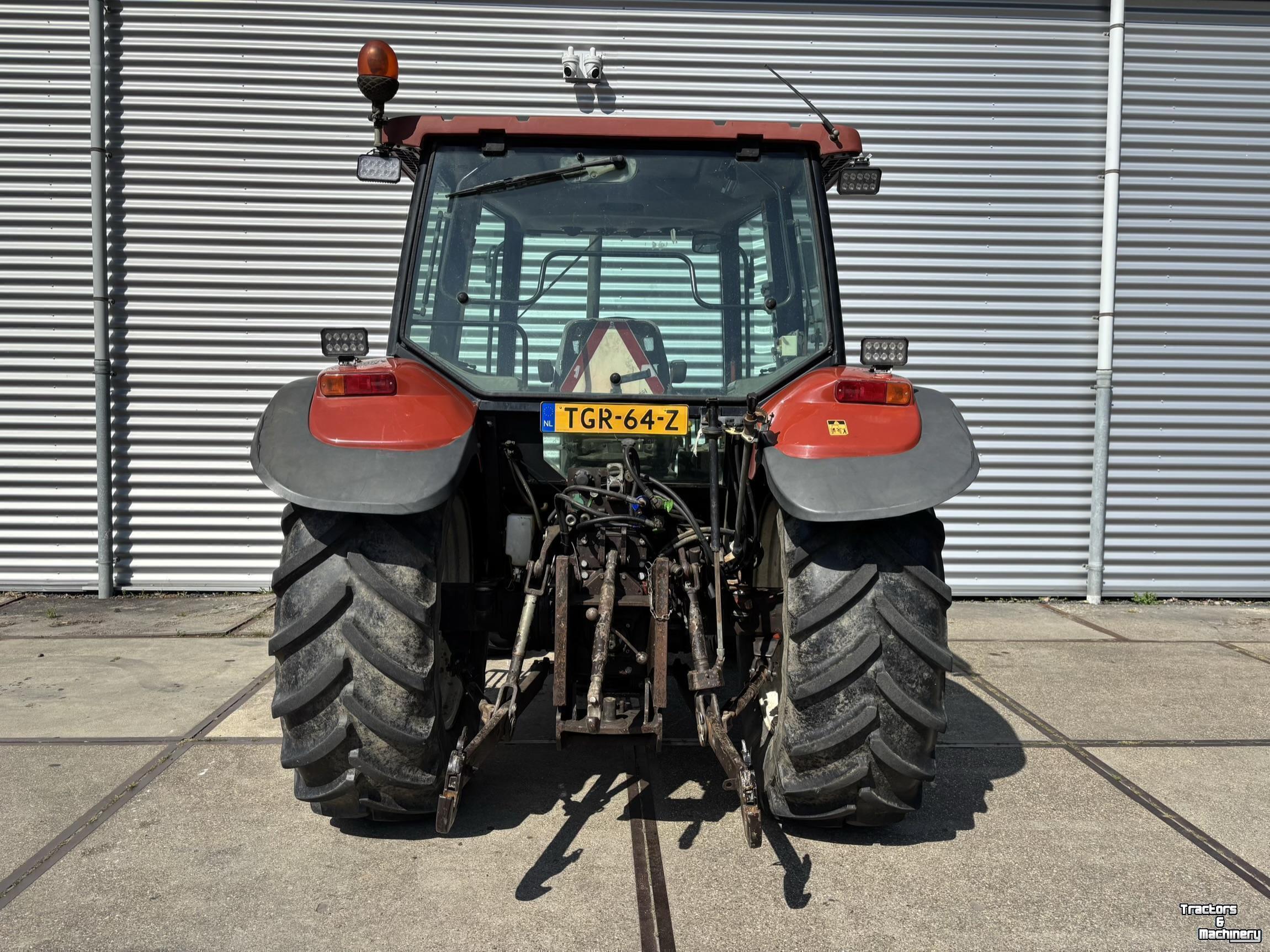Tractor New Holland L75