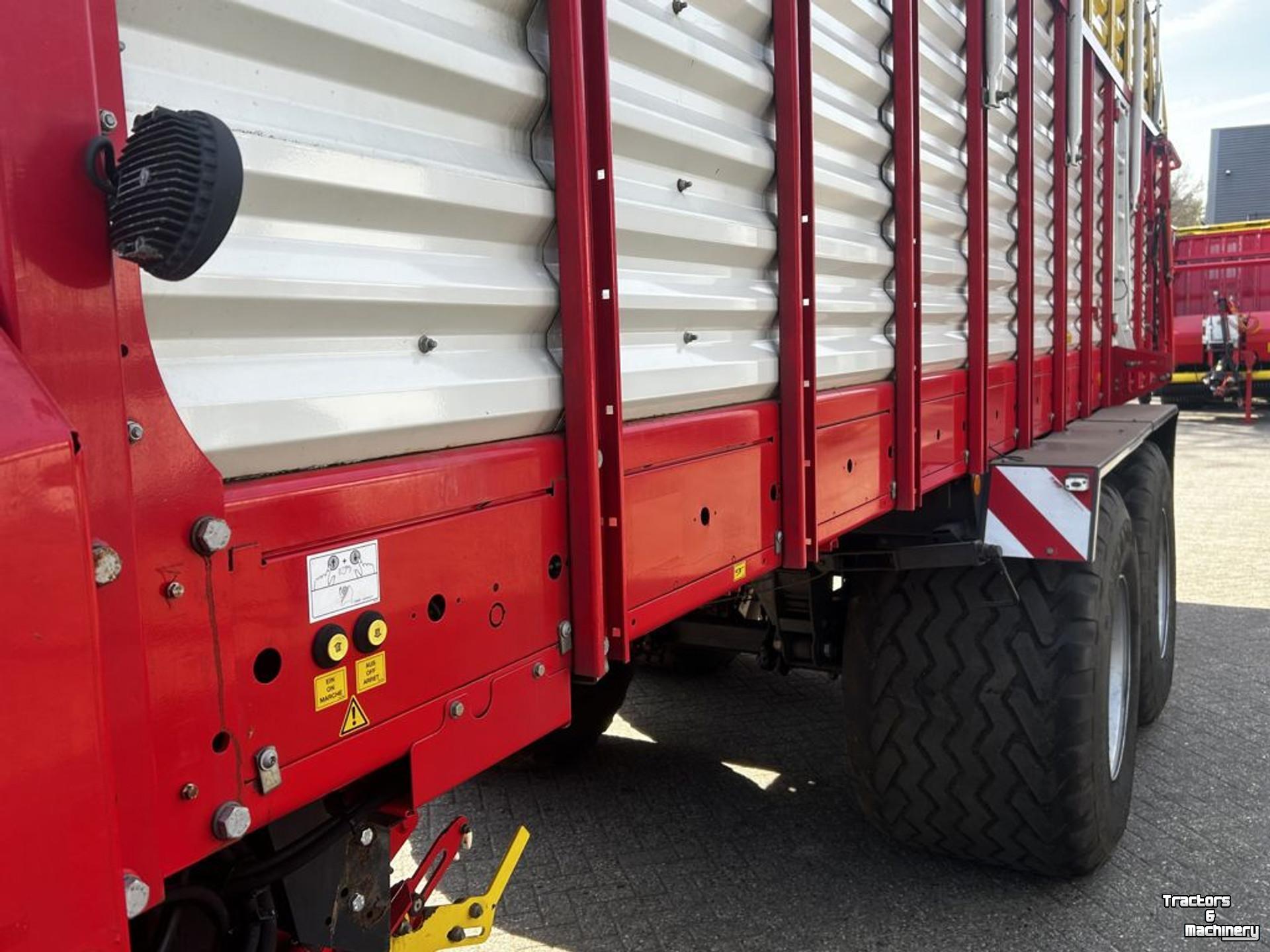 Self-loading wagon Pottinger 8010L