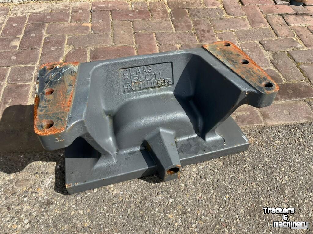 Used parts for tractors Claas 4x Moederblok