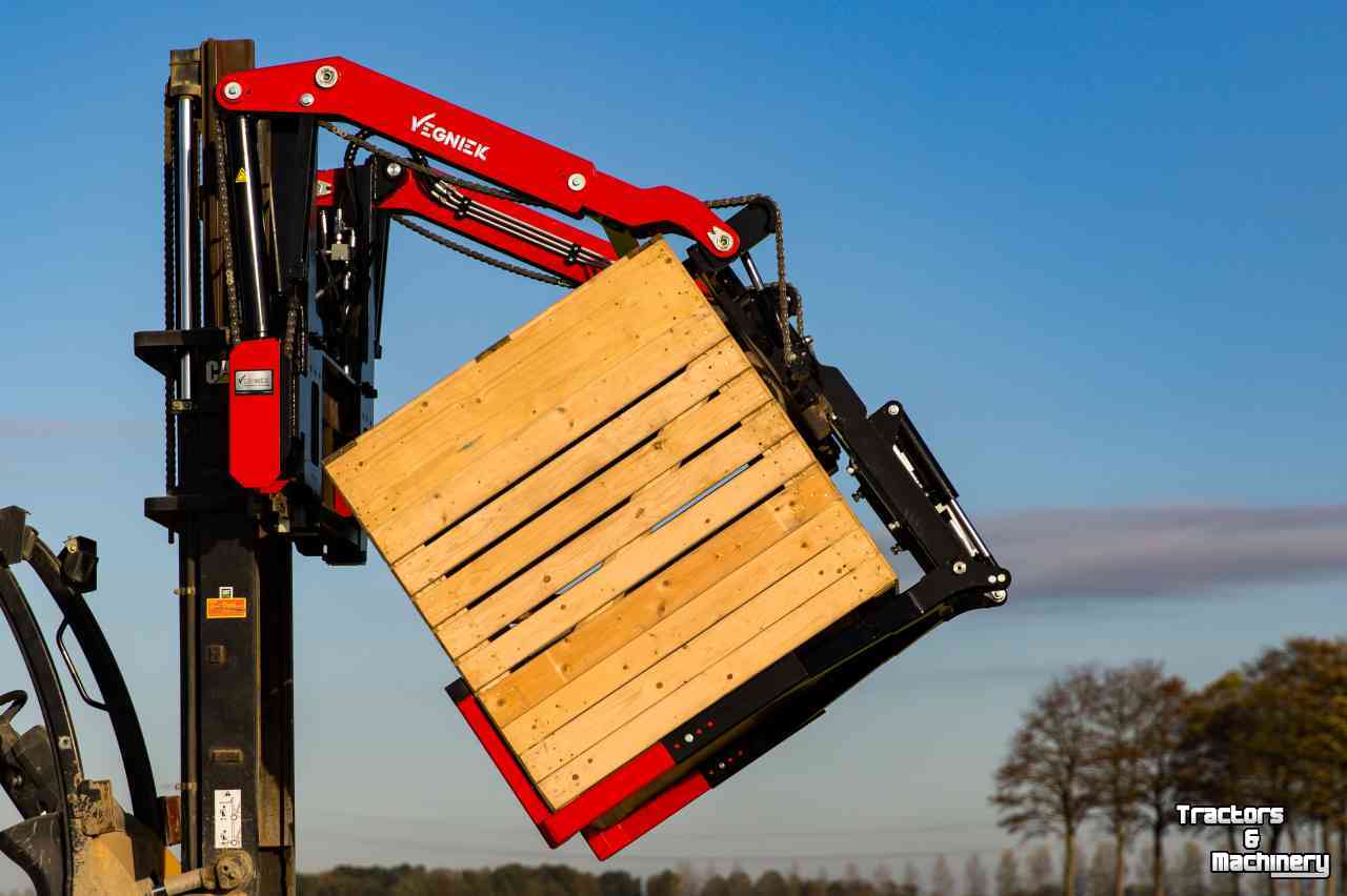 Bulk box tipper Vegniek RM350 vooroverkantelaar