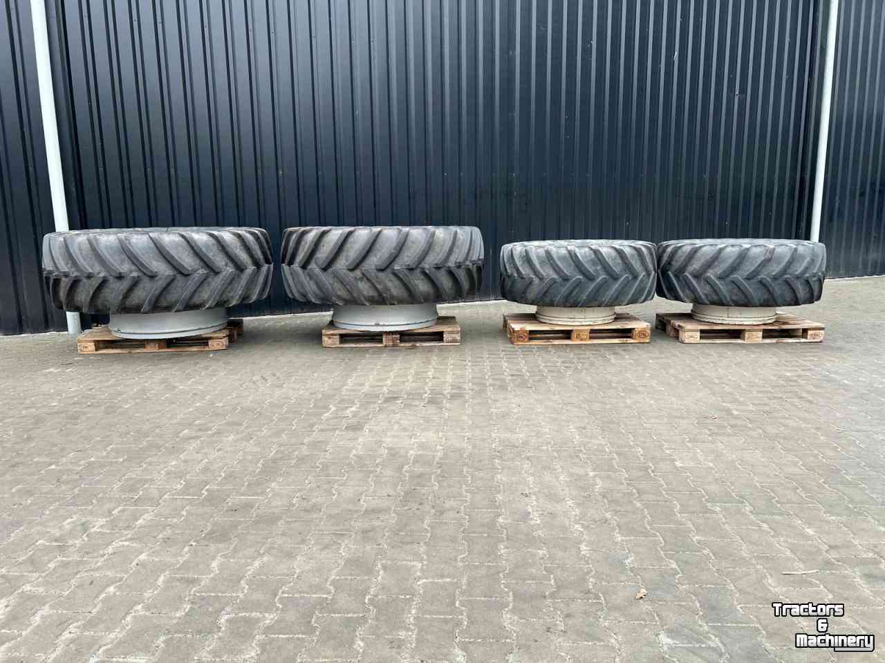 Wheels, Tyres, Rims & Dual spacers Michelin 650/65 R38 XM108 en 540/65 R28 XM108
