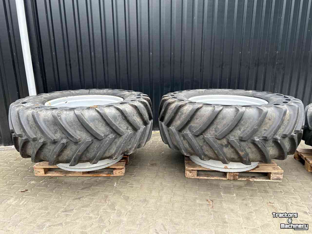 Wheels, Tyres, Rims & Dual spacers Michelin 650/65 R38 XM108 en 540/65 R28 XM108