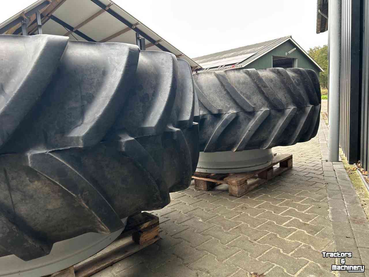 Wheels, Tyres, Rims & Dual spacers Michelin 650/65 R38 XM108 en 540/65 R28 XM108