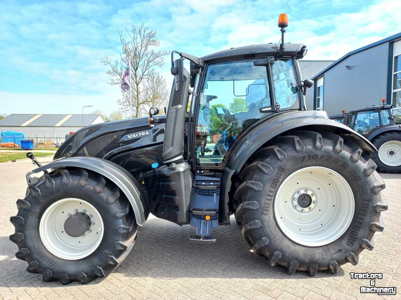 Tractors Valtra T214 Direct Smart Touch, GPS, 2021, 400 uur!