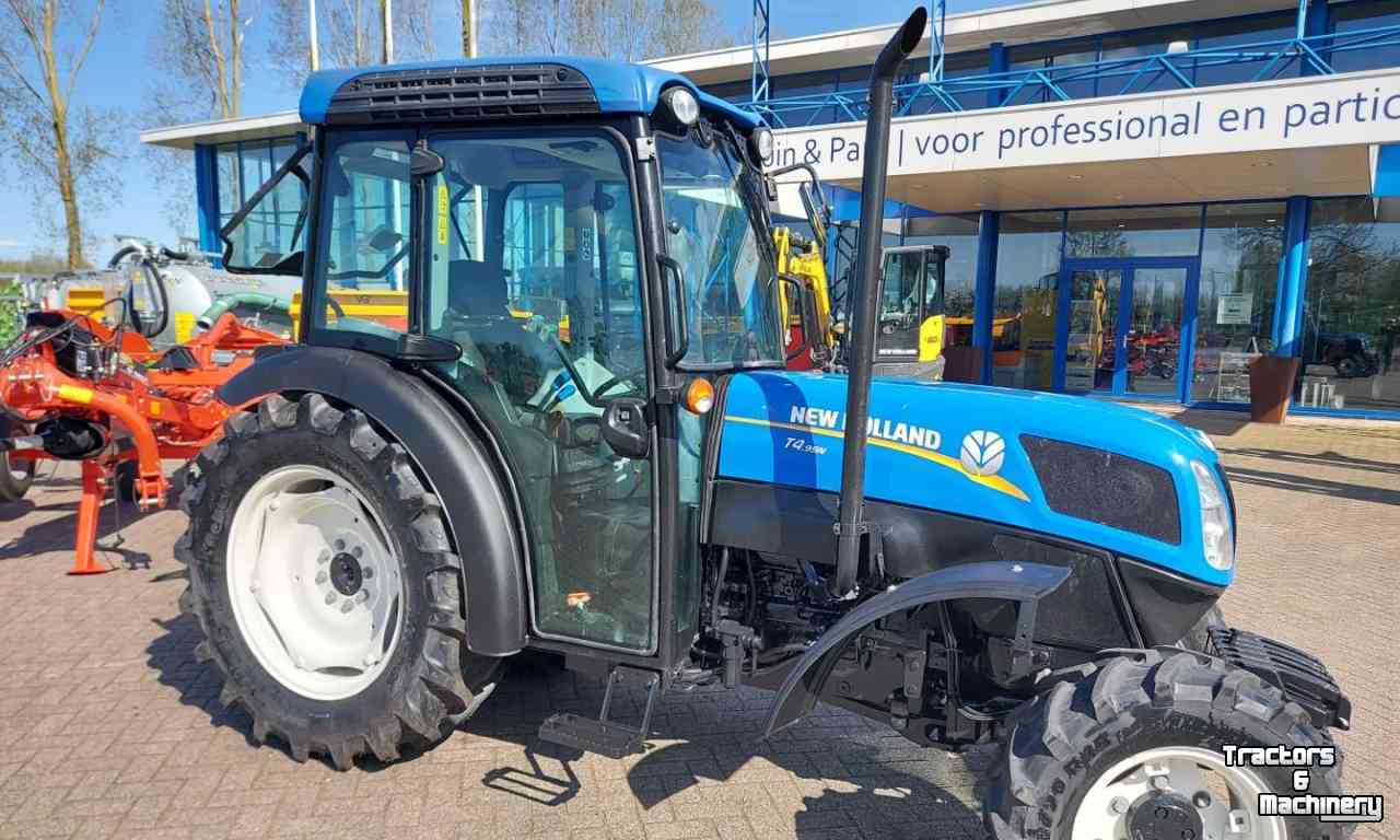 Small-track Tractors New Holland T4.95N 4WD CAB
