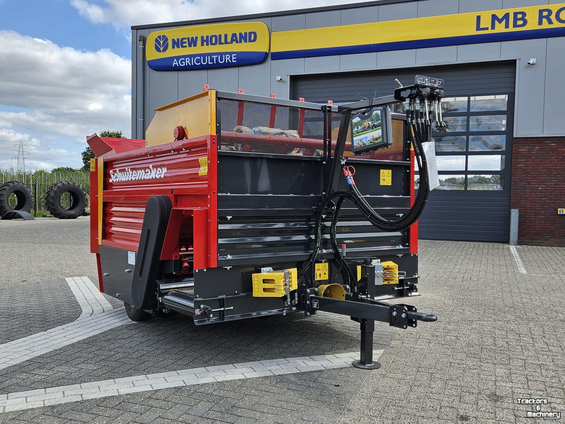 Silage-block distribution wagon Schuitemaker Amigo 20S