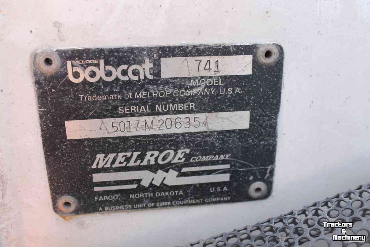 Skidsteer Bobcat 741 schranklader met grondbak en Deutz motor
