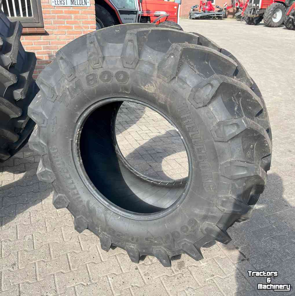 Wheels, Tyres, Rims & Dual spacers Trelleborg 650/65-R42 TM800 en 540/65-R30 TM800 Nieuw