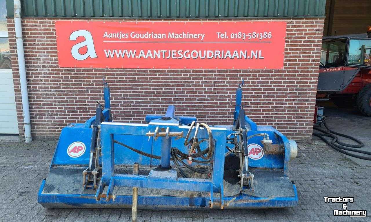 Sweepers and vacuum sweepers AP VHZ 2500 Veegmachine