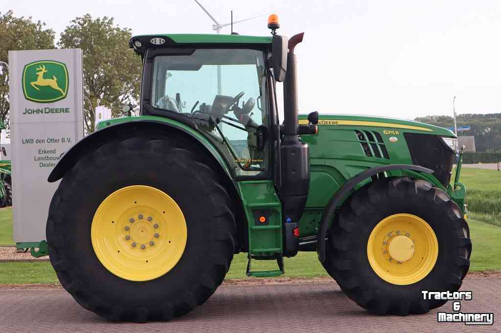 Tractors John Deere 6215R