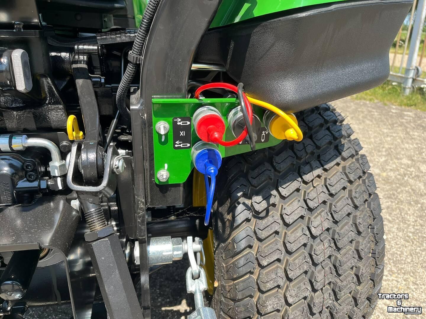 Small-track Tractor John Deere 1026R