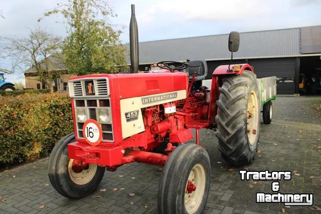 Tractor International met handkoppeling voor aftakas