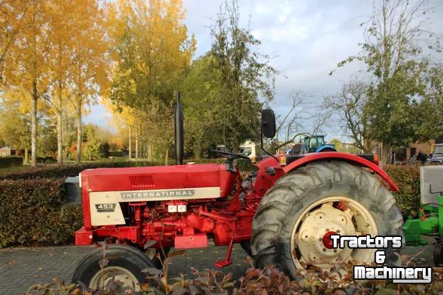 Tractor International met handkoppeling voor aftakas