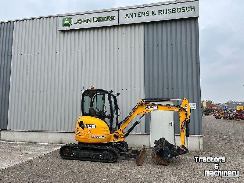Excavator mobile JCB 8030 ZTS