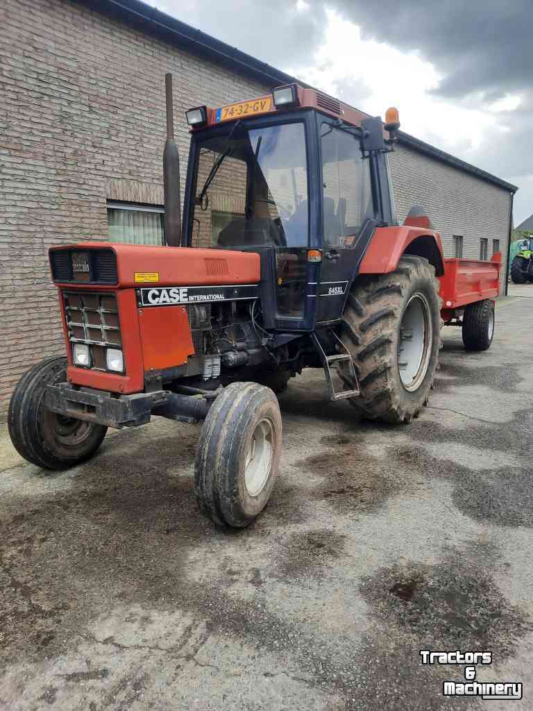 Tractors Case-IH 845 XL