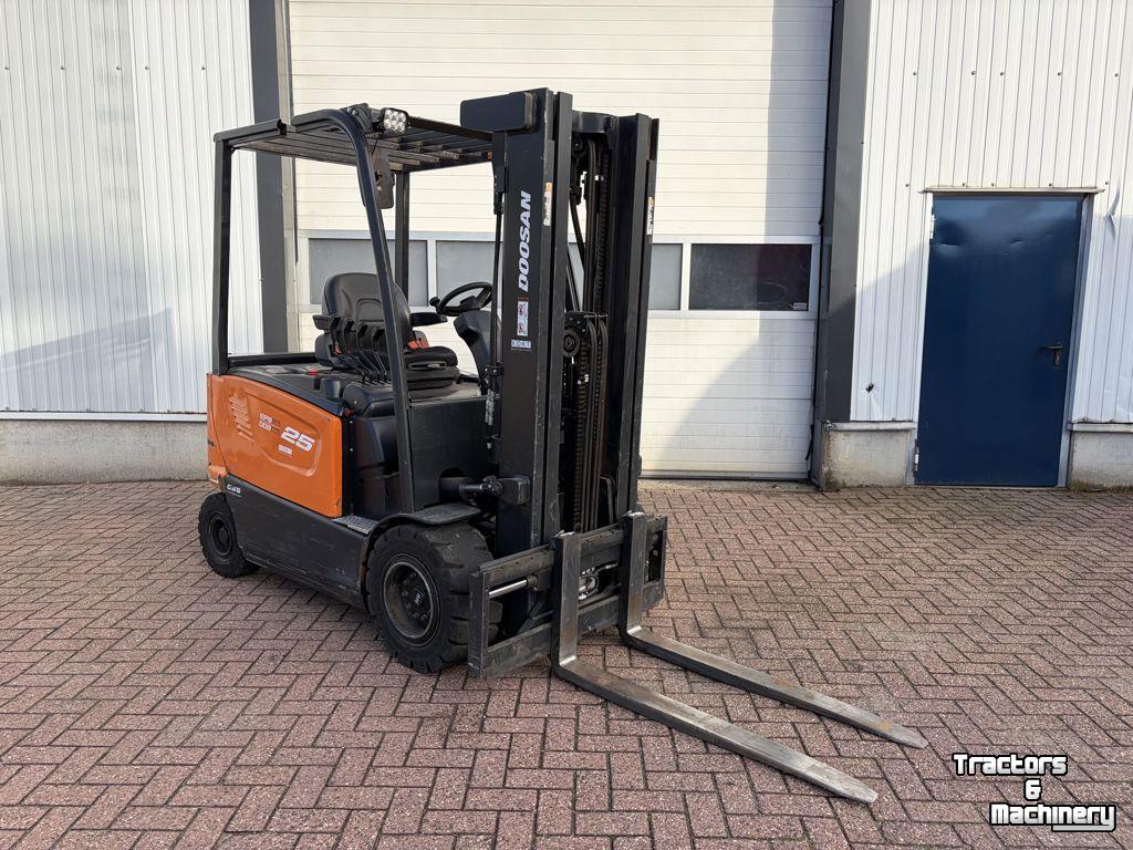 Forklift Doosan B25X-7