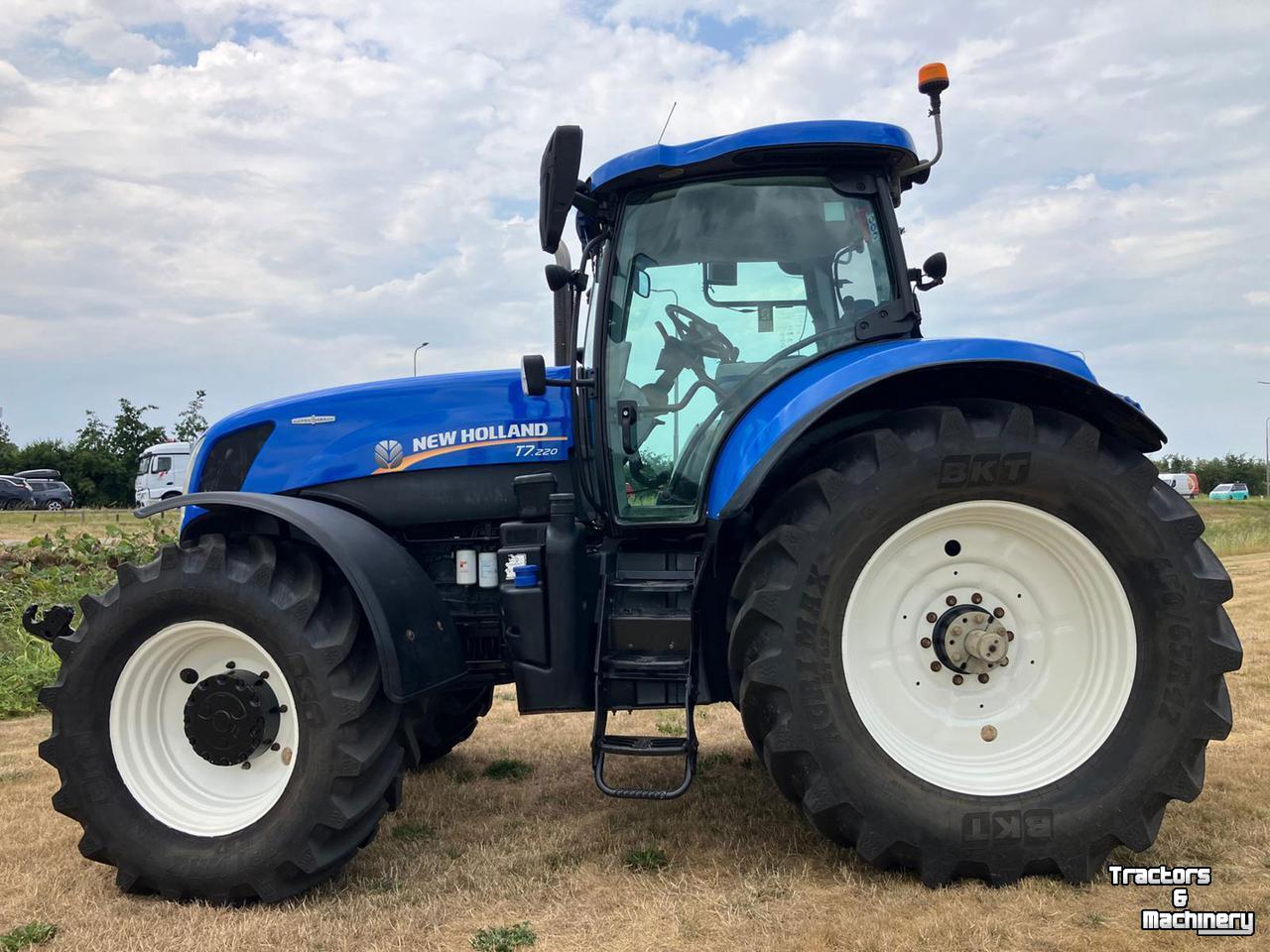 Tractor New Holland T7.220 AutoCommand