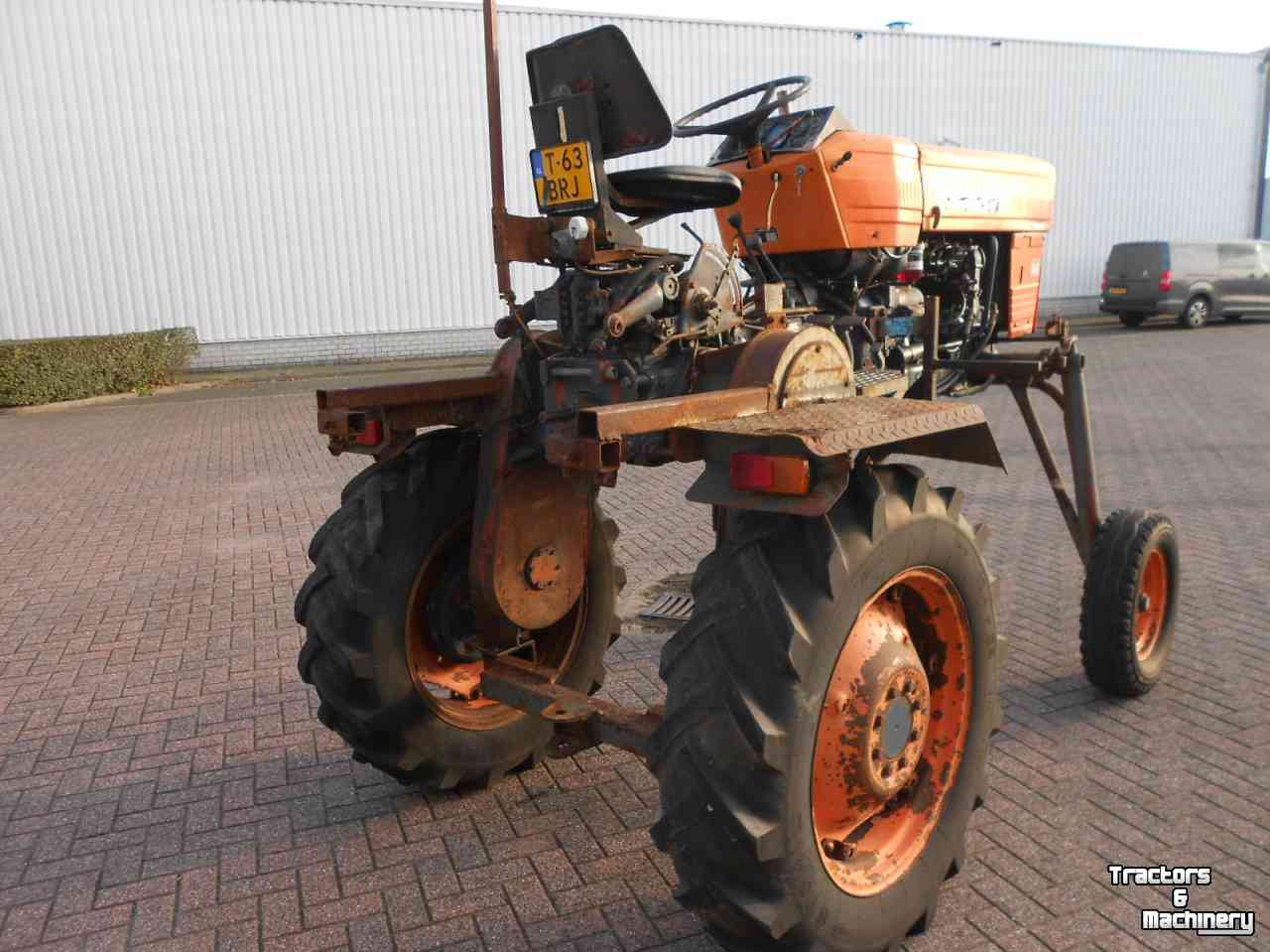 Tractor Universal 640
