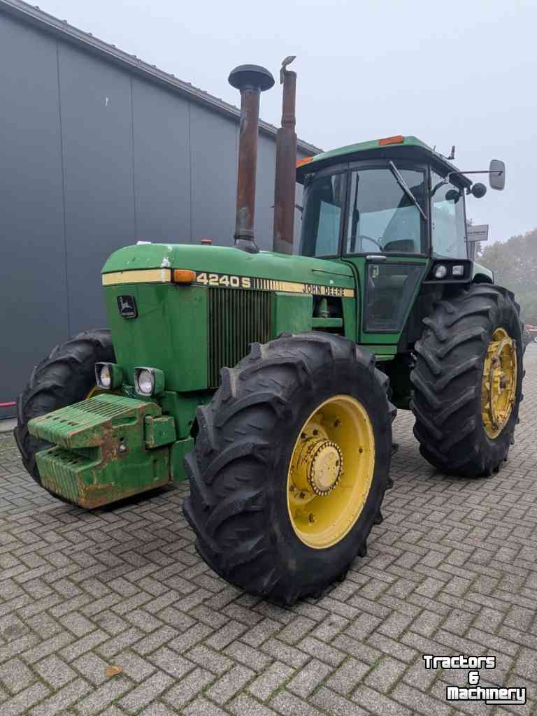 Tractor John Deere 4240 S