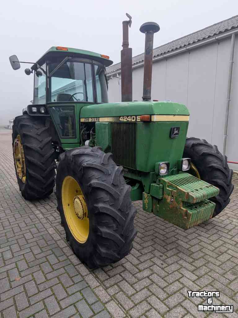 Tractor John Deere 4240 S