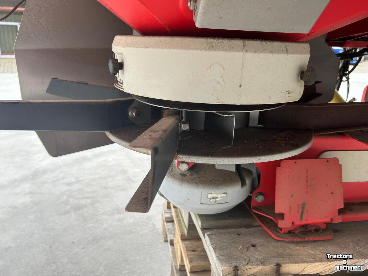 Fertilizer spreader Kverneland Exacta TL