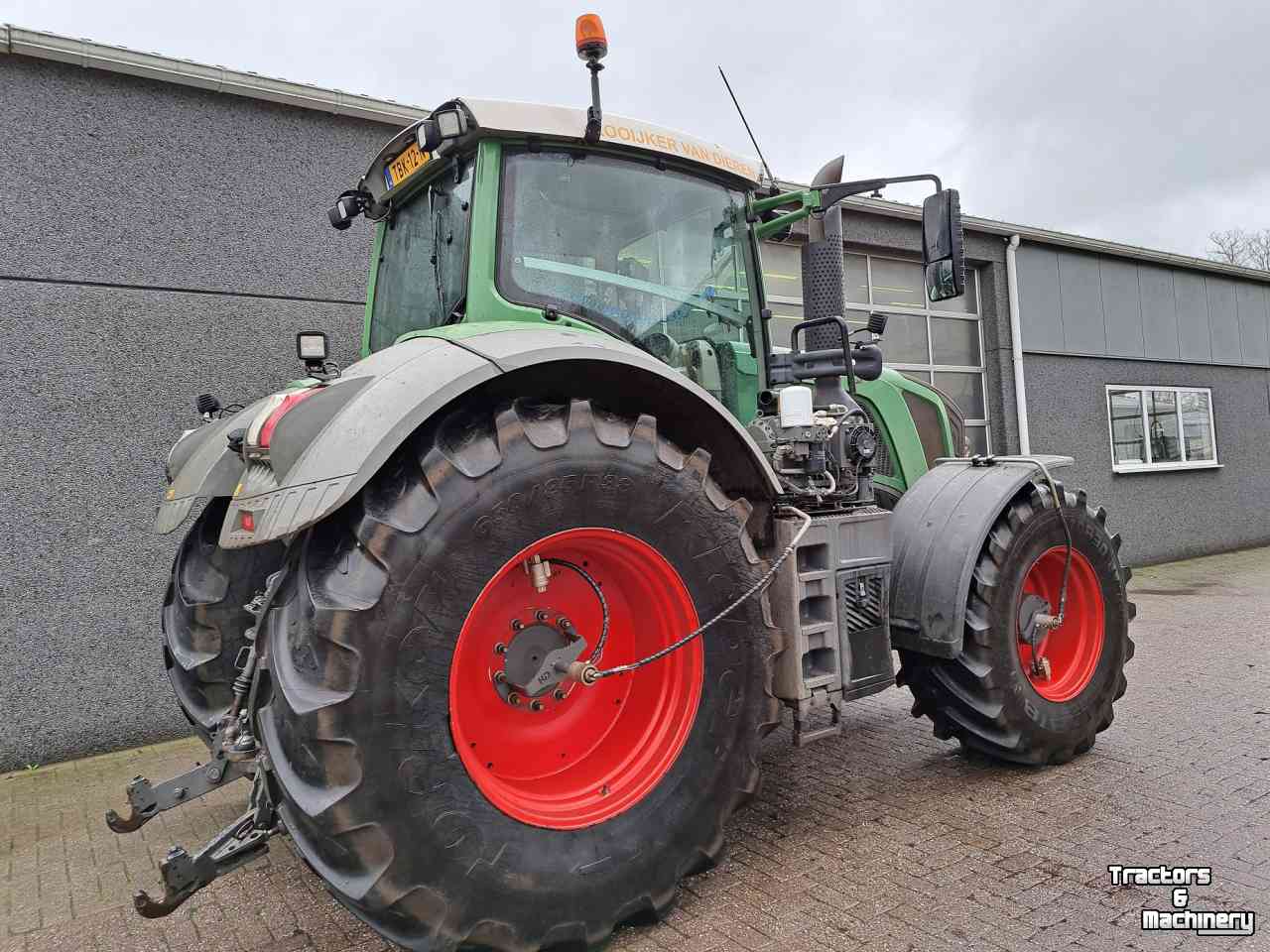 Tractors Fendt 828