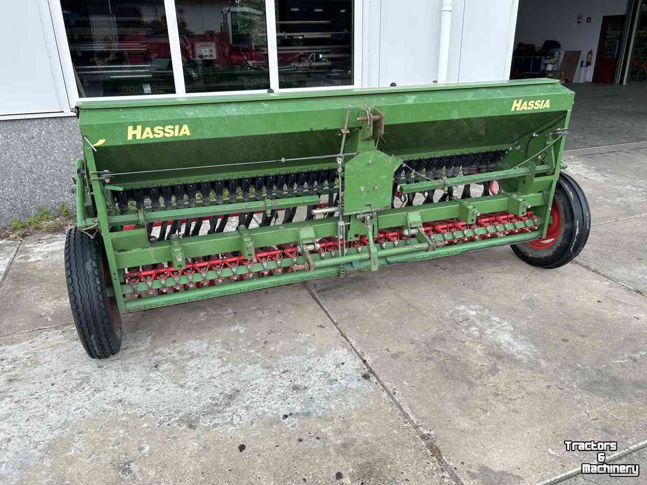 Seed drill Hassia DK 300-35  (perfect voor gras )
