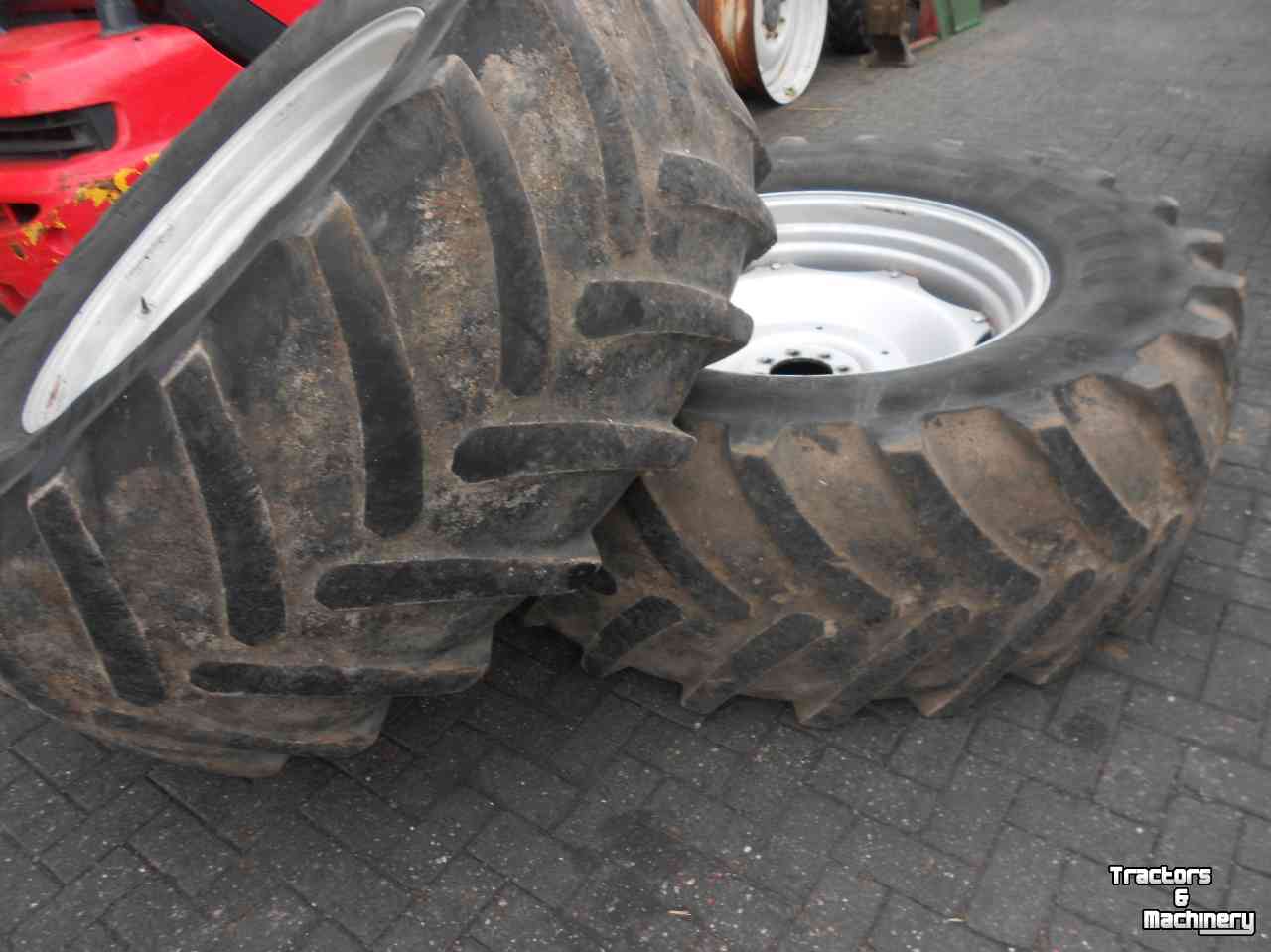 Wheels, Tyres, Rims & Dual spacers Michelin 650/65r38 xm108