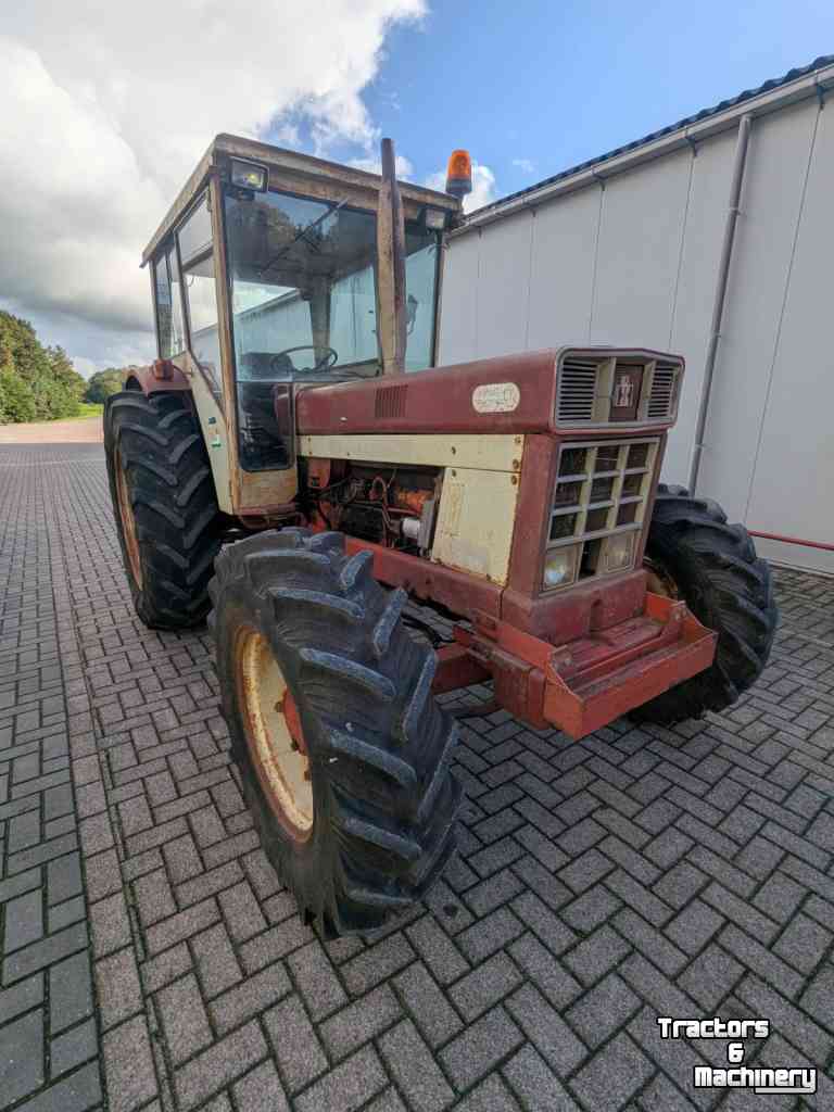 Tractor International 946