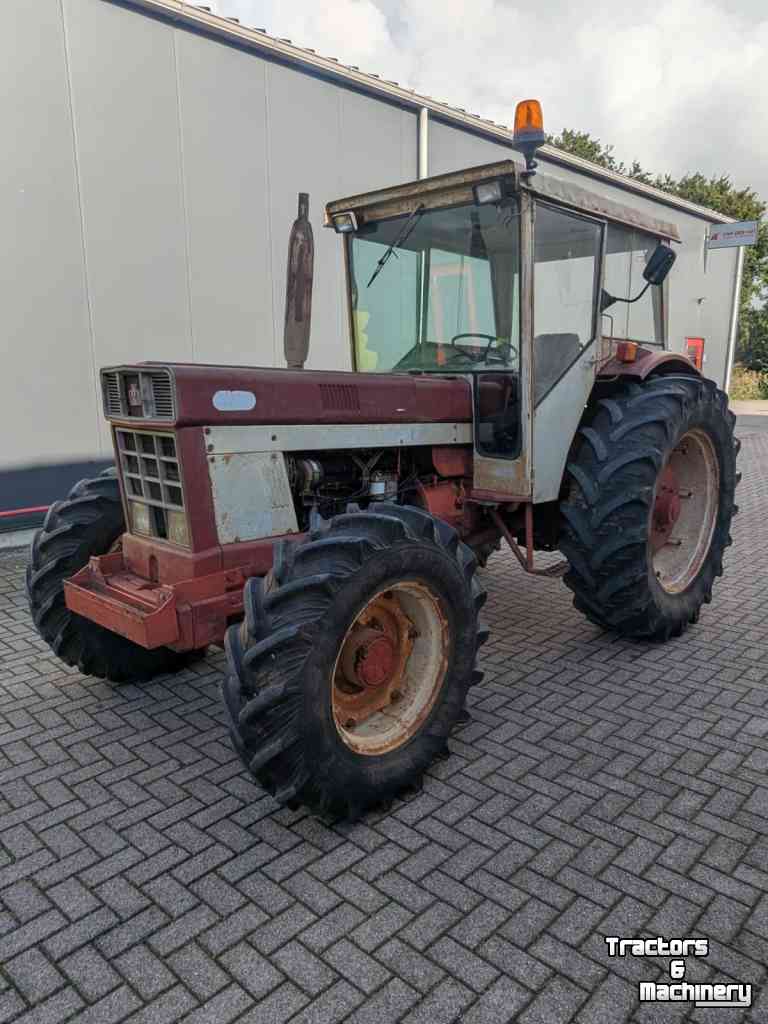 Tractor International 946