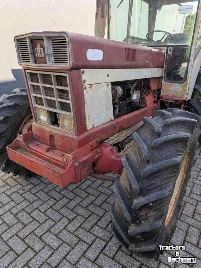 Tractor International 946