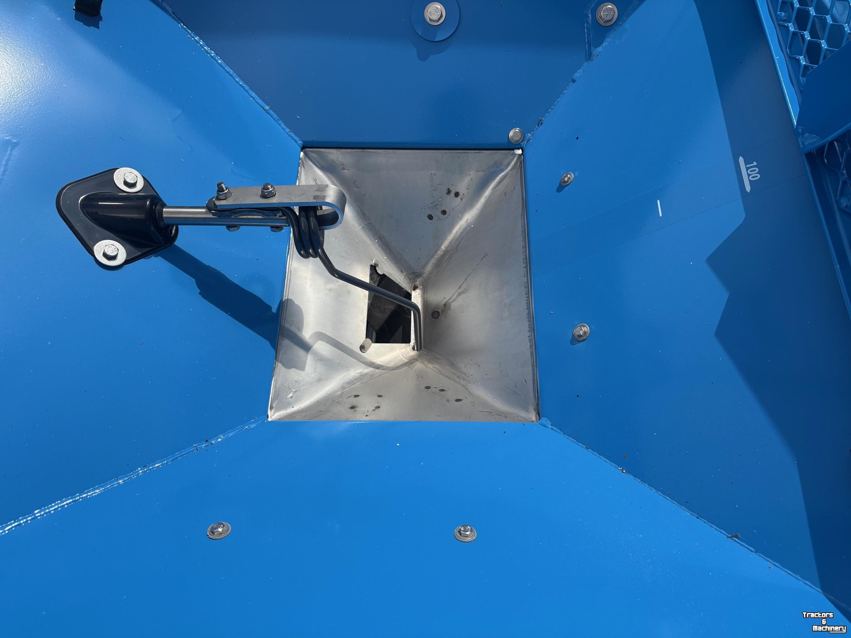 Fertilizer spreader Lemken -Spica 8/900
