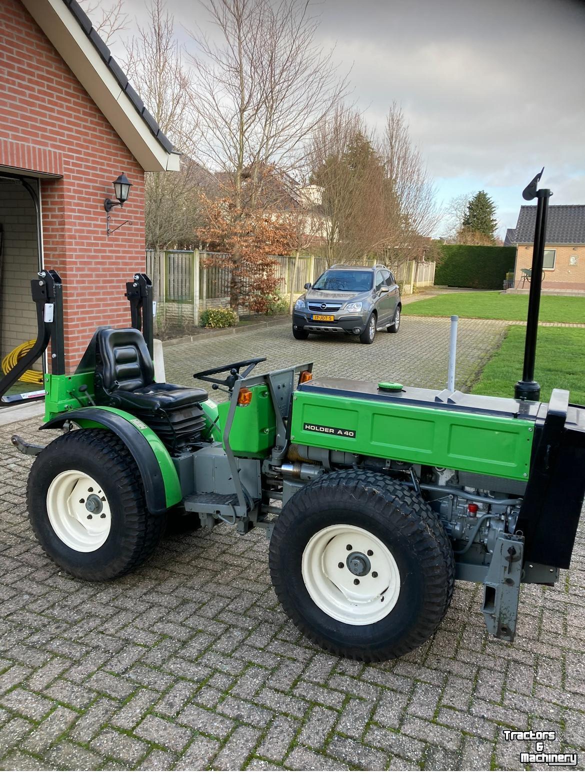 Small-track Tractor Holder a 40