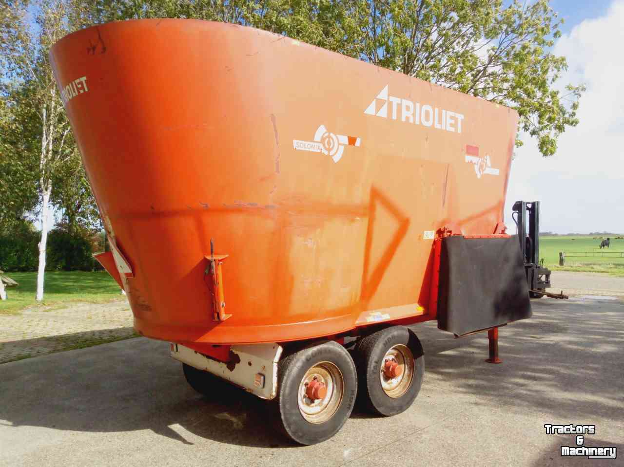 Vertical feed mixer Trioliet Solomix SM24TD met RVS binnenkant