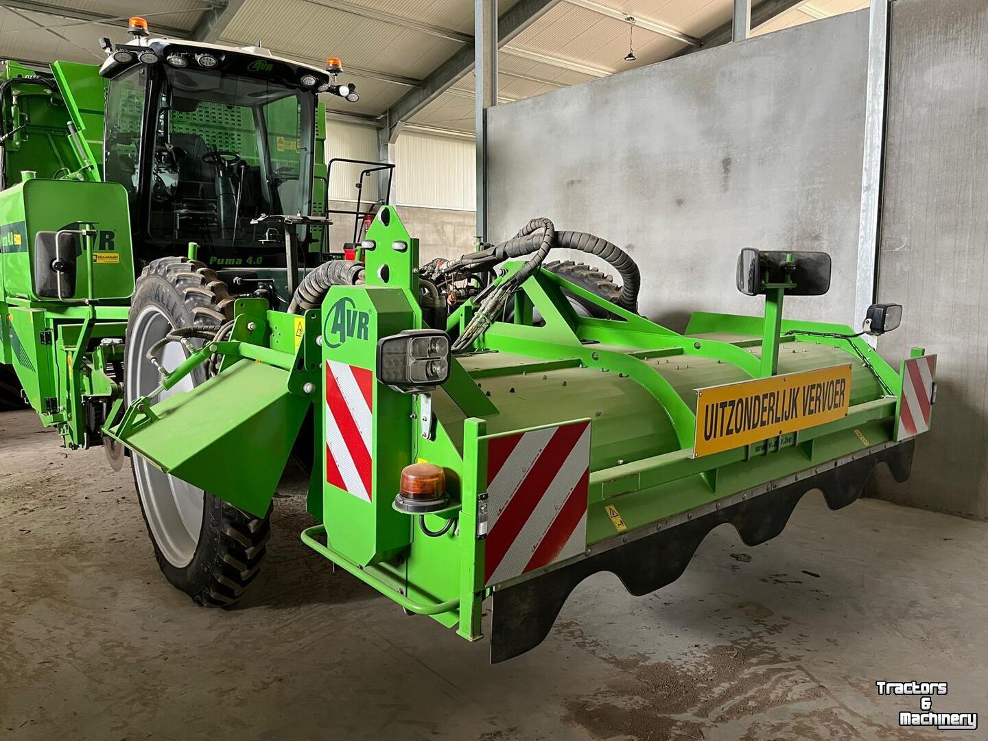 Potato harvester AVR Puma 4.0