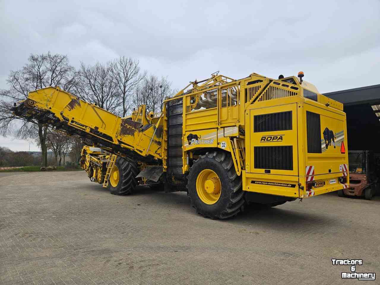 Sugar beet harvester Ropa Panther C